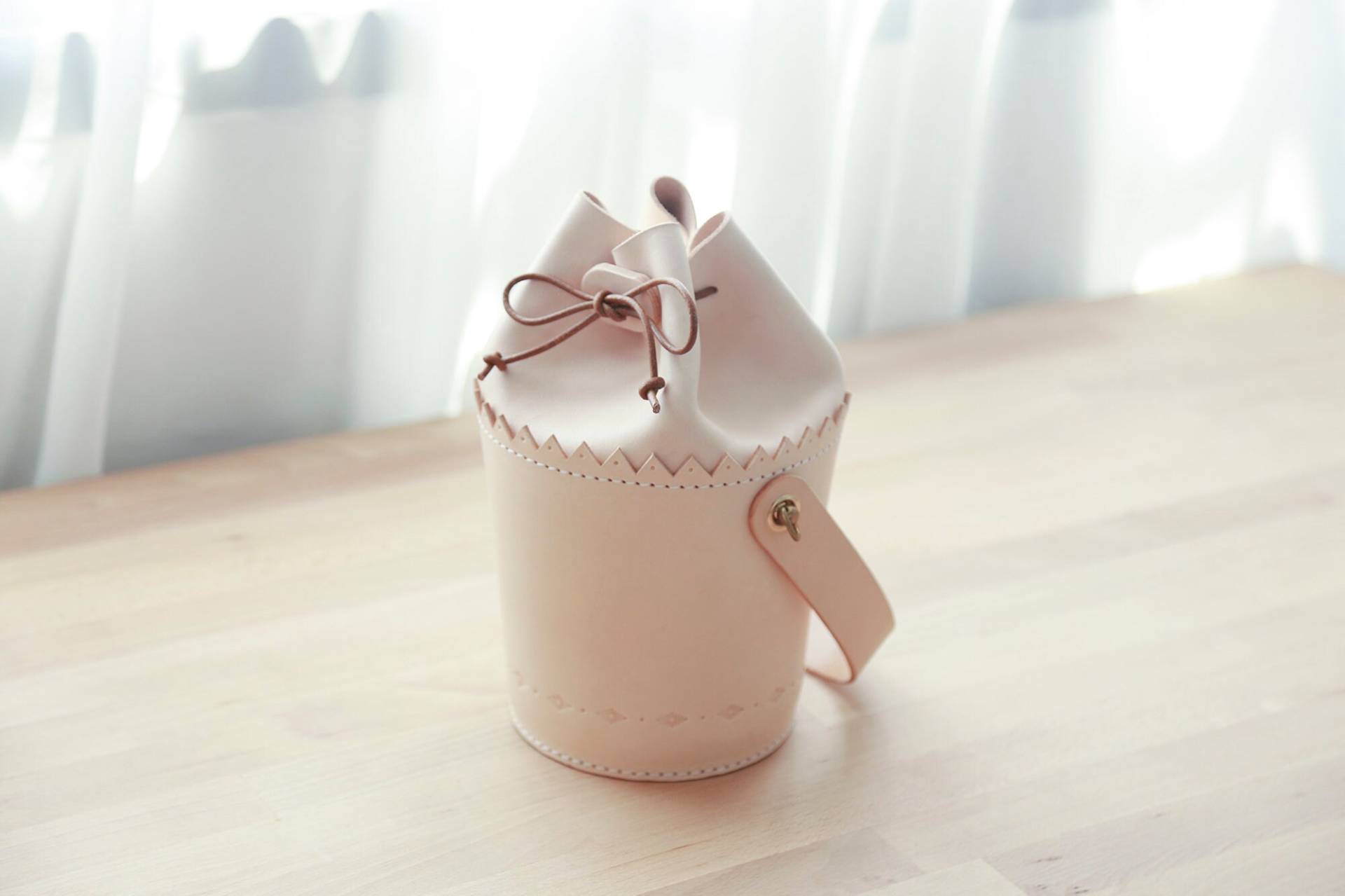 Cupcake - Mini Bucket Bag Damen Rindsleder Cupcake Portemonnaie 2 Möglichkeiten Handgemacht Schultertasche von TangentLinearLeather