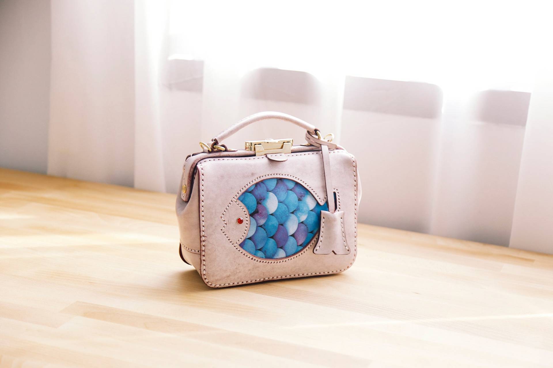 Deep-Sea Fish-Dulles Doctor Bag-Rindsledertasche, Leder Handtasche, Damen Crossbody Tasche, Top Henkel Mini Long Strap Geldbörse von TangentLinearLeather