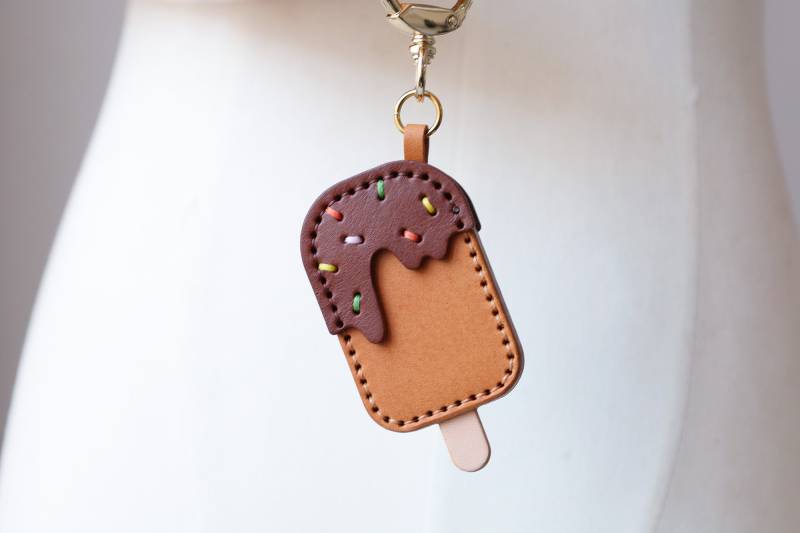 Schokoladen-Eis-Schlüssel-Halter Keychain Geldbörse Charme-Echtes Leder Tote Charme von TangentLinearLeather