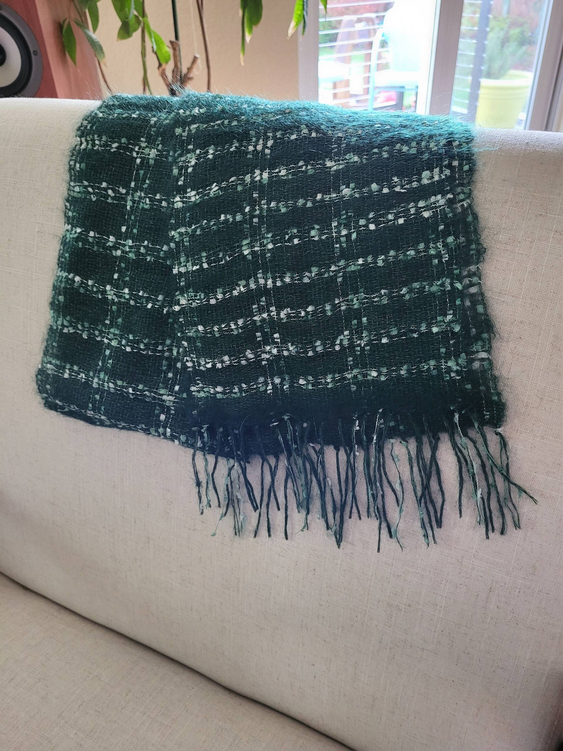 Grüner Mohair/Seidengaze-Ähnlicher Handgewebter Schal Mit Fransen Grüner Mohair/Seidengaze-Ähnlicher Handgewebter Schal Mit Fransen von TangledWebsWeaving