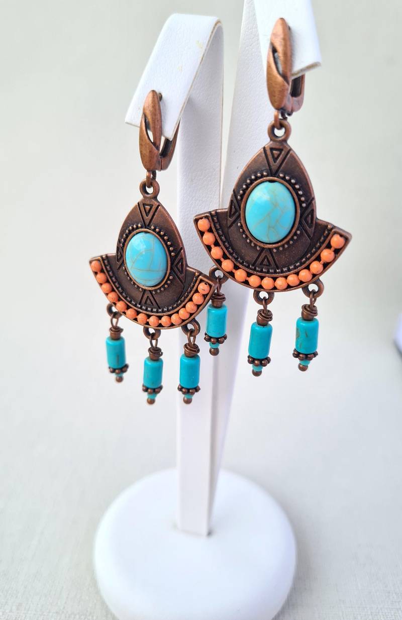 Boho-Ohrringe Mit Türkisfarbenem Howlith - Handgefertigt Im Vintage-stil von TaniaKreationen