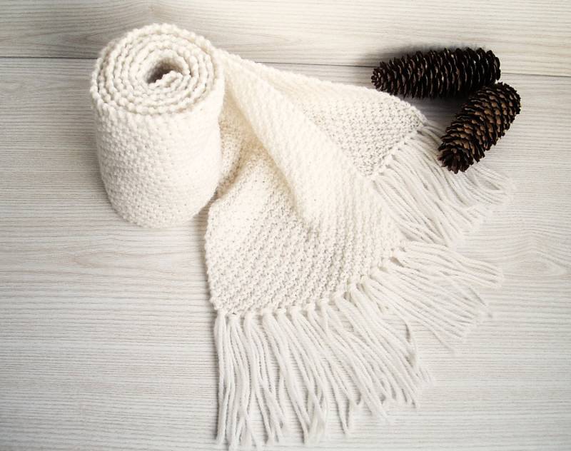 Extra Langer Handgestrickter Weißer Schal, Handgefertigter Herbst-Winter-Schal von TaniaNeedleArt