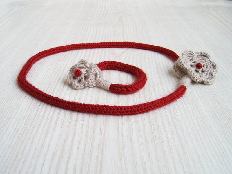 Handmade Blumen Halskette Armband Set, Gehäkelte Textilschmuck, Mode Häkelblumen von TaniaNeedleArt