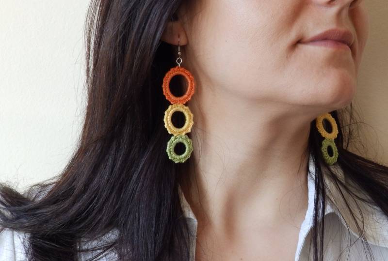 Mode Häkeln Lange Baumeln Hoop Ohrringe, Handgefertigte Textil Ohrringe von TaniaNeedleArt