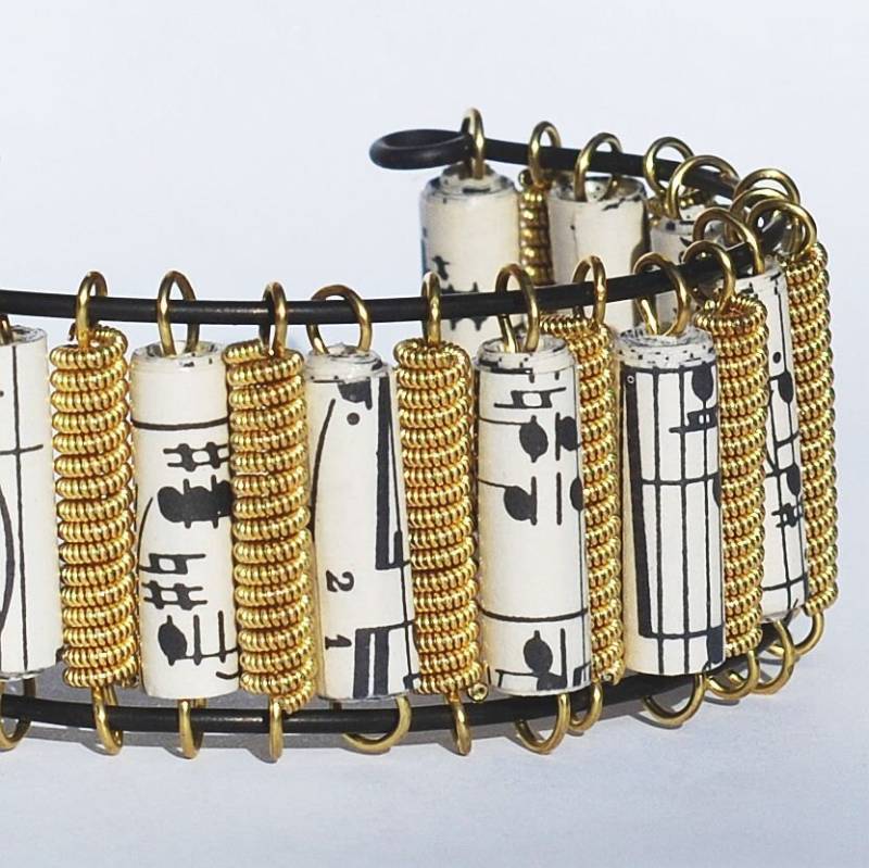 Gitarre Saiten Armband - Bronze Notenpapier Perle Manschette Armband, Musik Schmuck, Gitarrist Geschenk, Upcycled Schmuck von Tanith