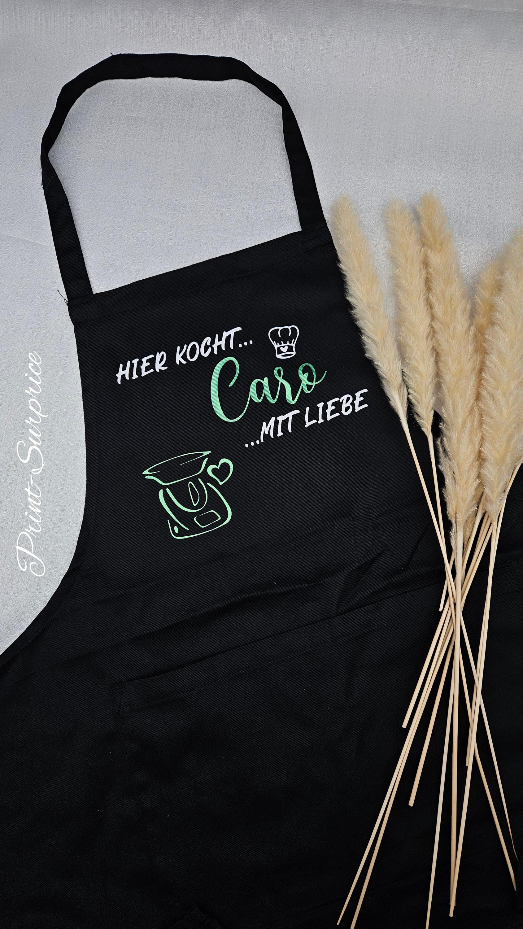 Hier Kocht ... Mit Liebe, Schürze Personalisiert Thermomix Beraterin Geschenk Geburtstag Für Sie Ihn Kochen Hobbykoch von TanjasPrints