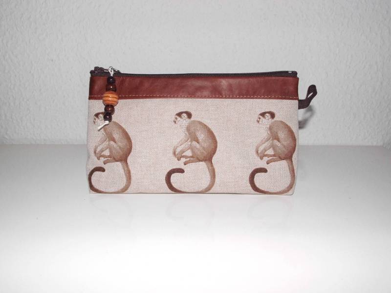 Monkey Kosmetiktasche/Kulturbeutel Aus Baumwolle/Leder/Wachstuch Monkey Kosmetiktasche/Kulturbeutel Aus Baumwolle/Leder/Wachstuch von TanteDonatella