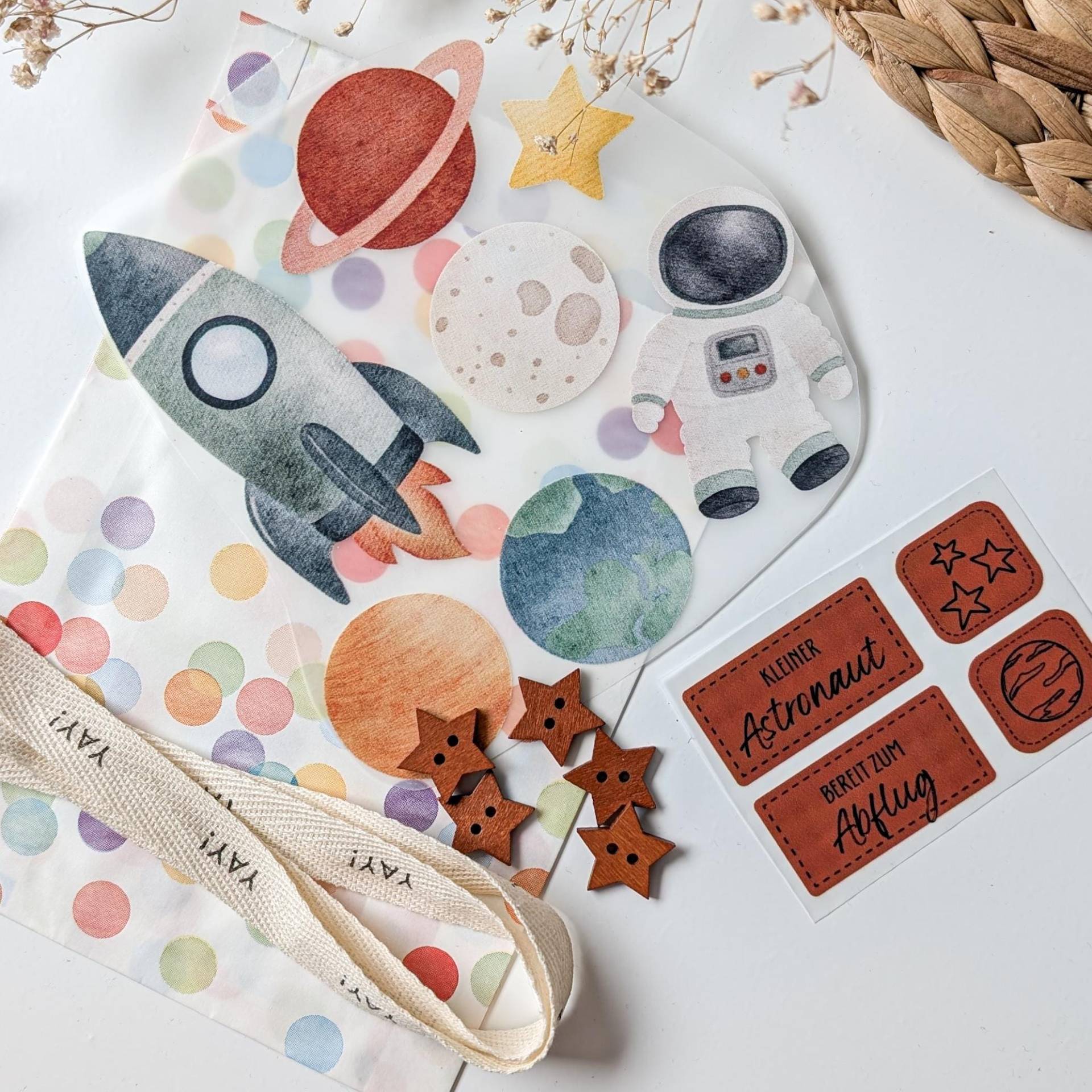 Tüddelpaket Weltraum | Bügelbild Astronaut Rakete Bügelbilder Set Weltall Kunstleder Label Nähen Tüddelpaket Weltraum | Bügelbild Astronaut Rakete Bügelbilder Set Weltall Kunstleder Label Nähen von TanteKarloDesign