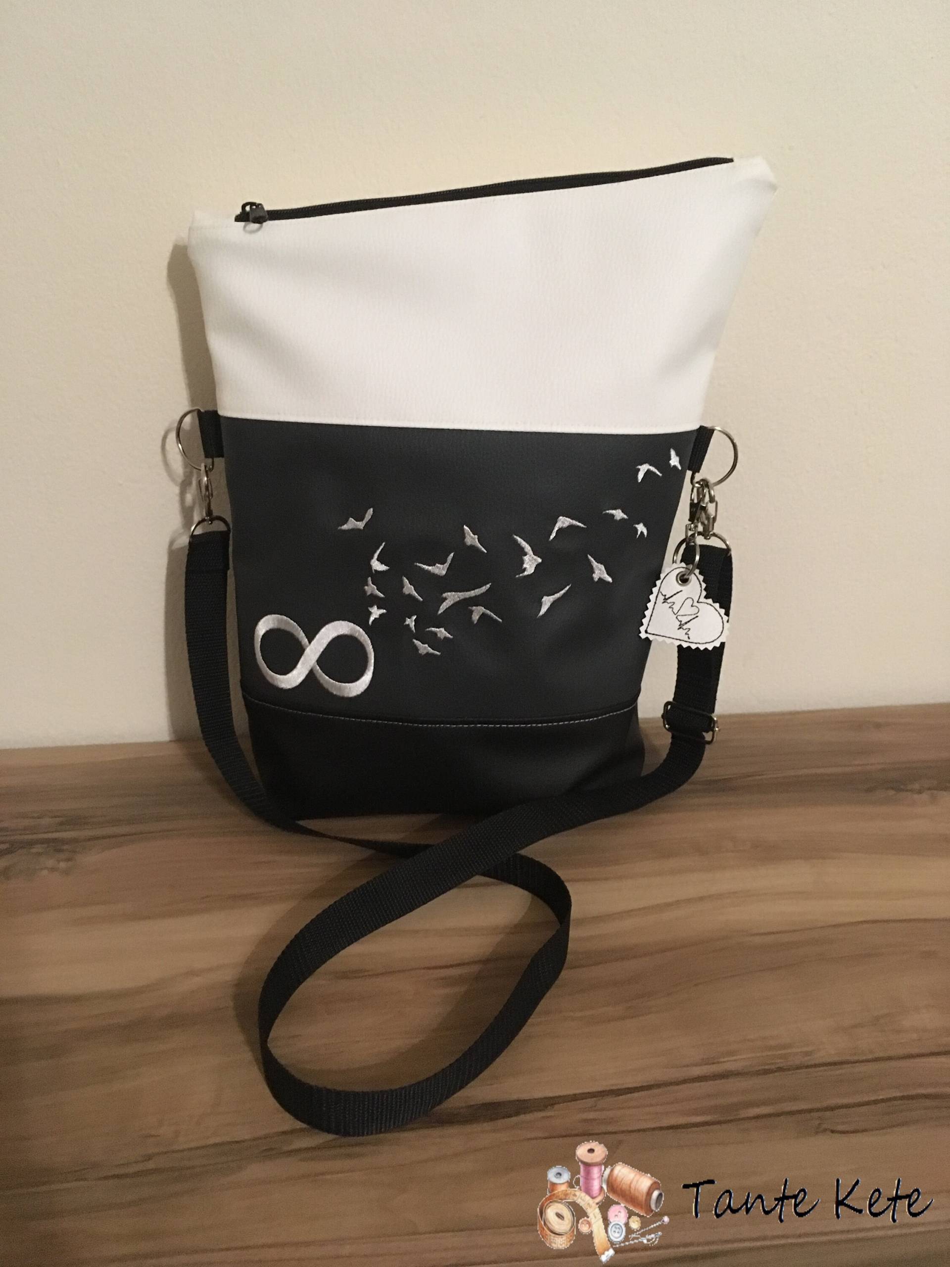 Handtasche - Umhängetasche "Foldover" Mit Stickerei Infinity & Schwalben Handtasche - Umhängetasche "Foldover" Mit Stickerei Infinity & Schwalben von TanteKete