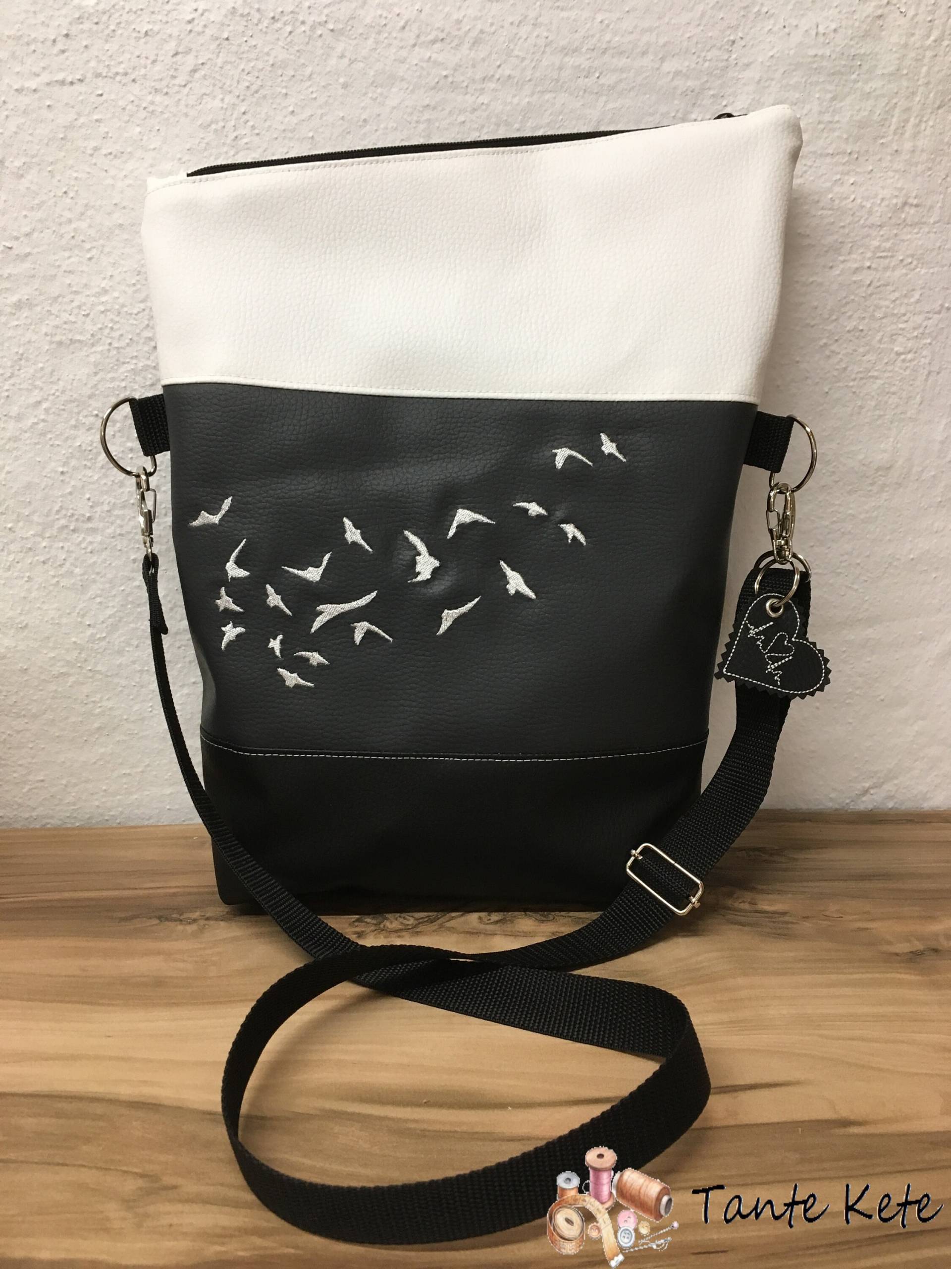 Handtasche - Umhängetasche "Foldover" Mit Stickerei Schwalben Handtasche - Umhängetasche "Foldover" Mit Stickerei Schwalben von TanteKete