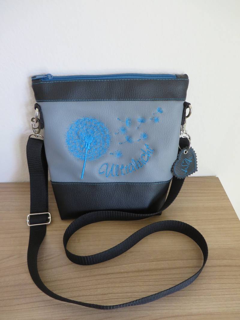 Handtasche - Umhängetasche "Modern Urban +" Mit Stickerei Pusteblume & Wunschtext Handtasche - Umhängetasche "Modern Urban +" Mit Stickerei Pusteblume & Wunschtext von TanteKete