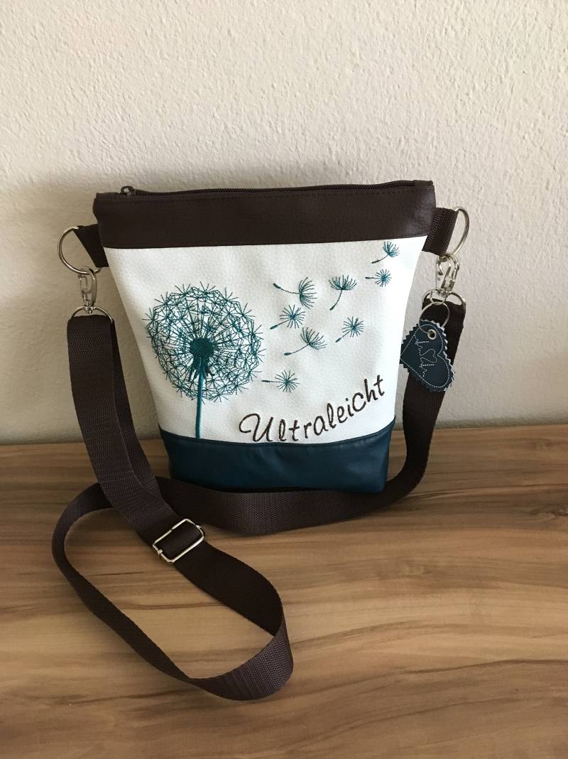 Handtasche - Umhängetasche "Modern Urban" Mit Stickerei Pusteblume & Wunschtext Handtasche - Umhängetasche "Modern Urban" Mit Stickerei Pusteblume & Wunschtext von TanteKete