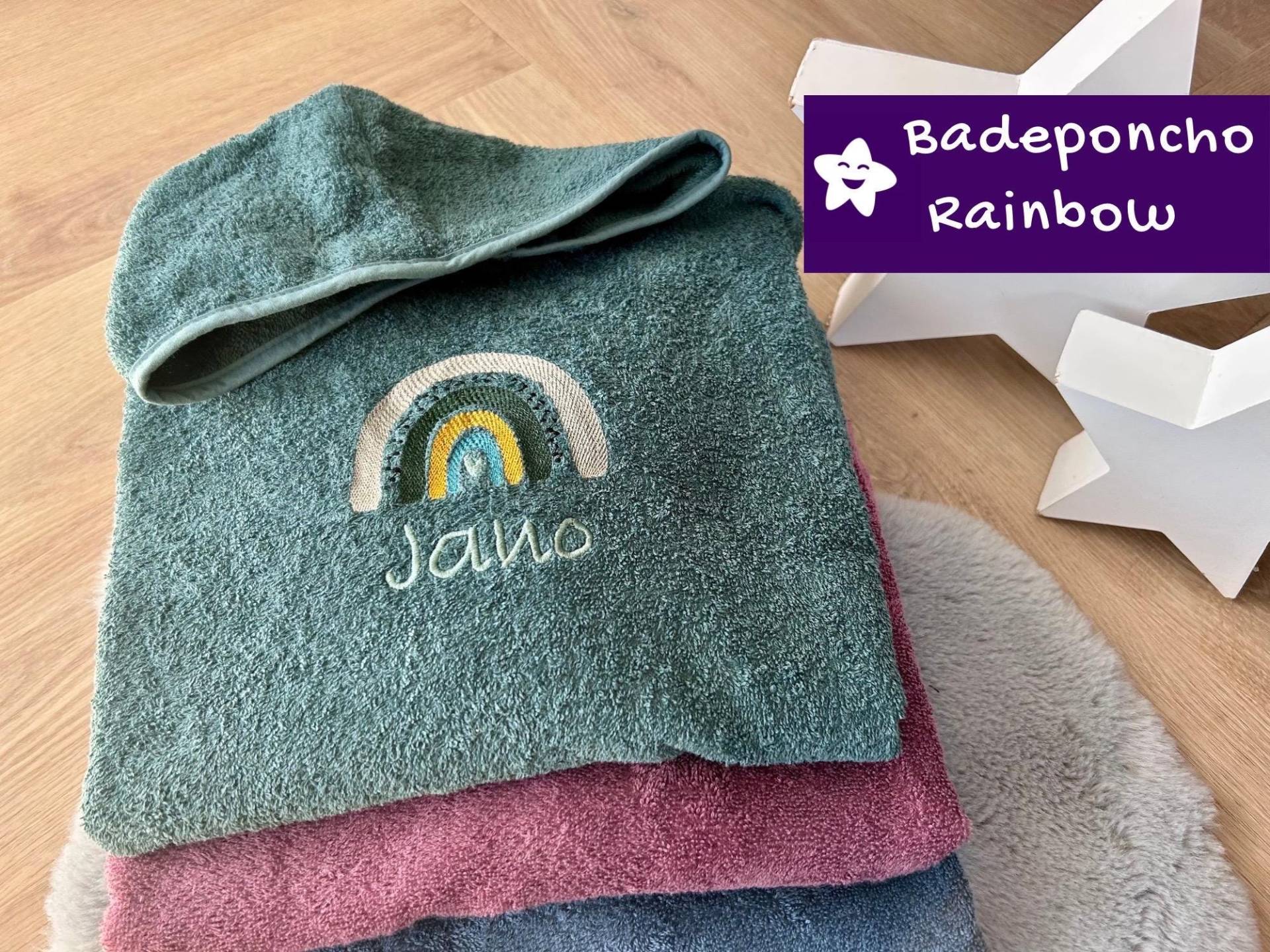 Badeponcho Bestickt Mit Namen Und Regenbogen Beere Grün Oder Blau von TanteNinna