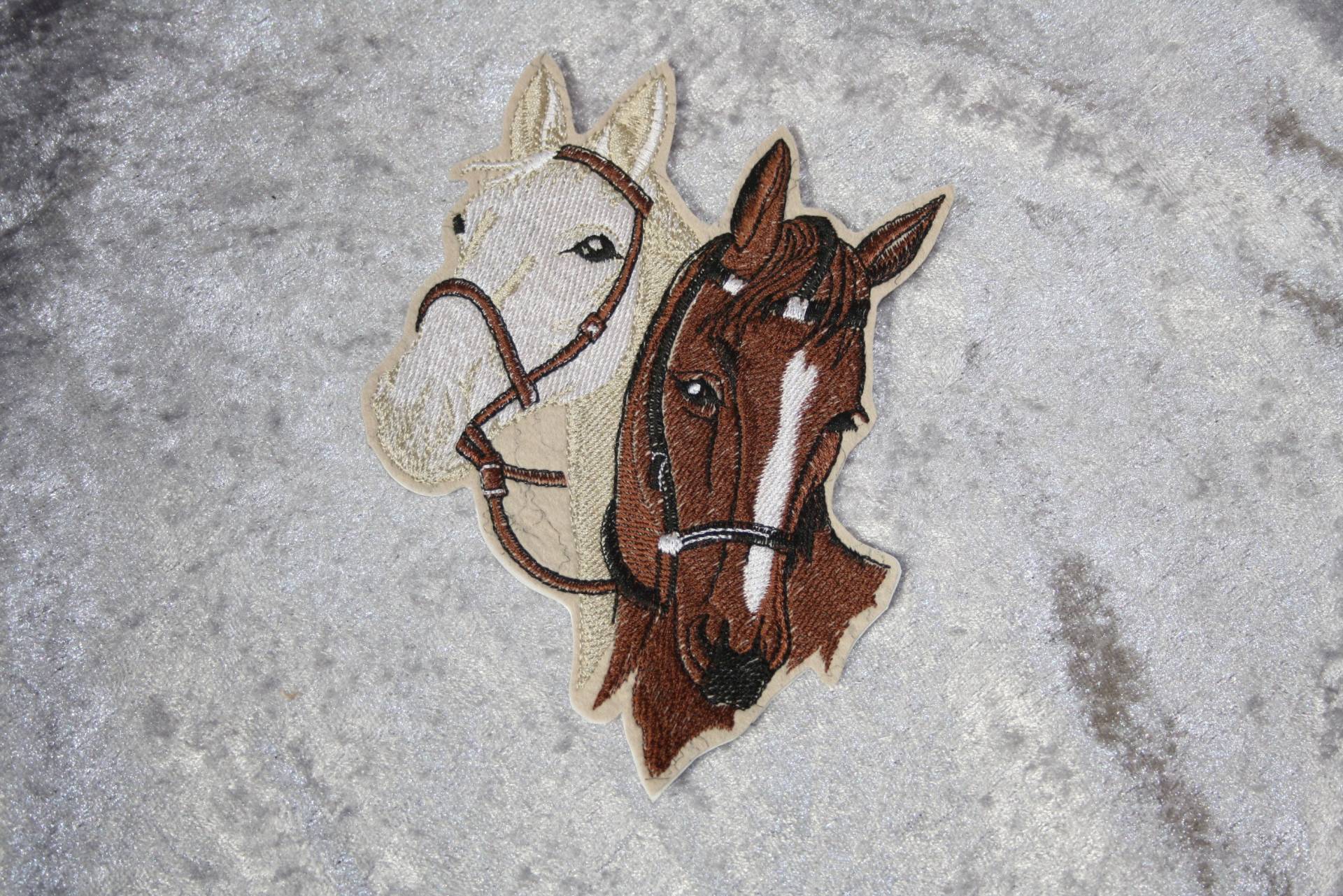 Aufnäher 2 Pferdeköpfe Hell Und Dunkel Für Die Schultüte Gestickt von TantePe