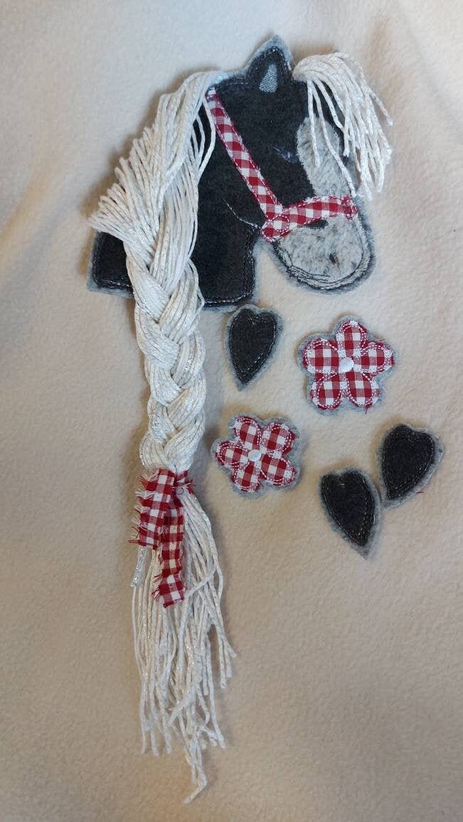 Aufnäher Set Pferdekopf Mit Dickem Zopf Und 3 Herzen 2 Blumen Für Die Schultüte 3D Beige ...braun von TantePe