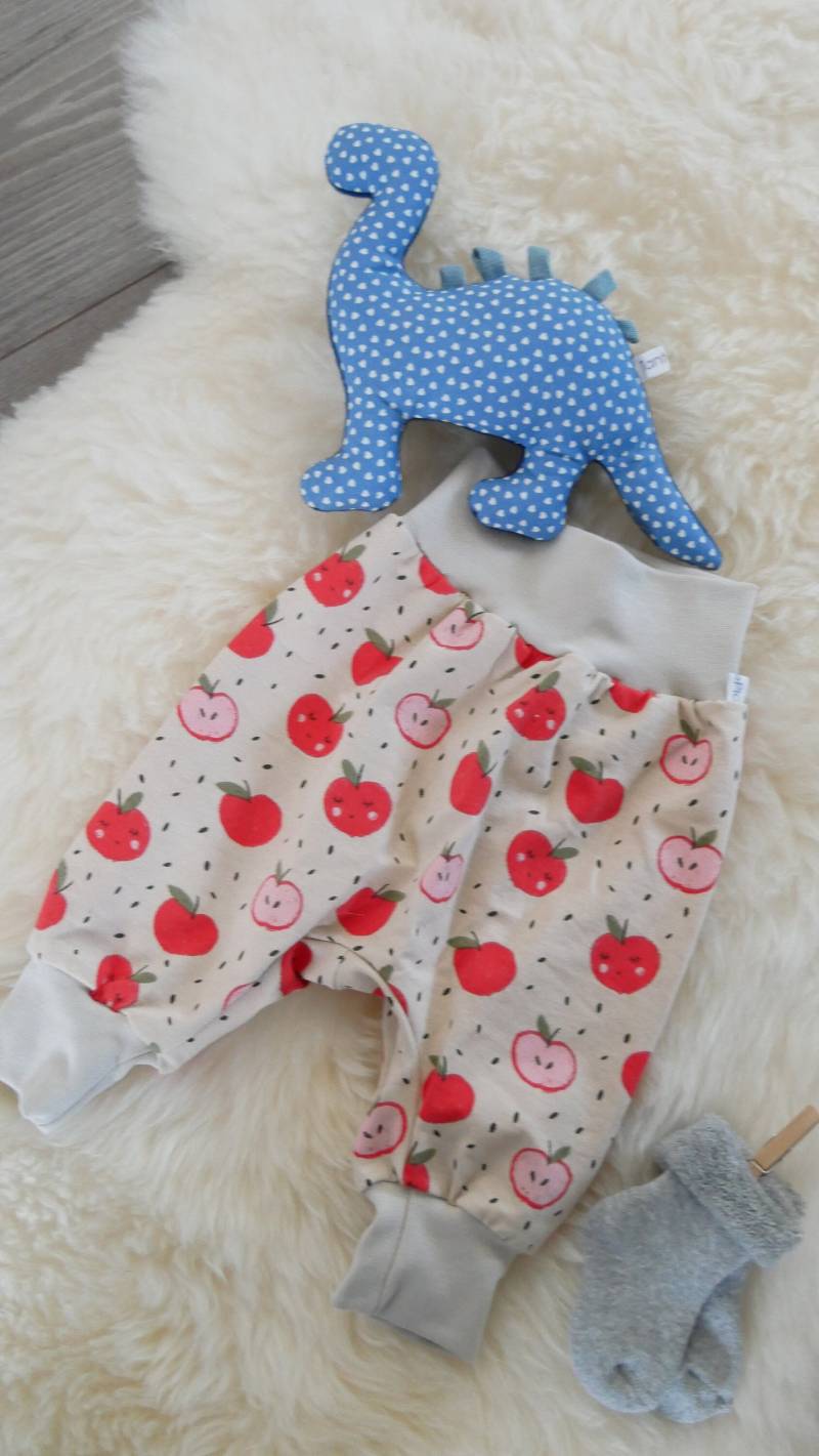 Pumphose Mit Äpfeln in Größe 62/68 von TantePia