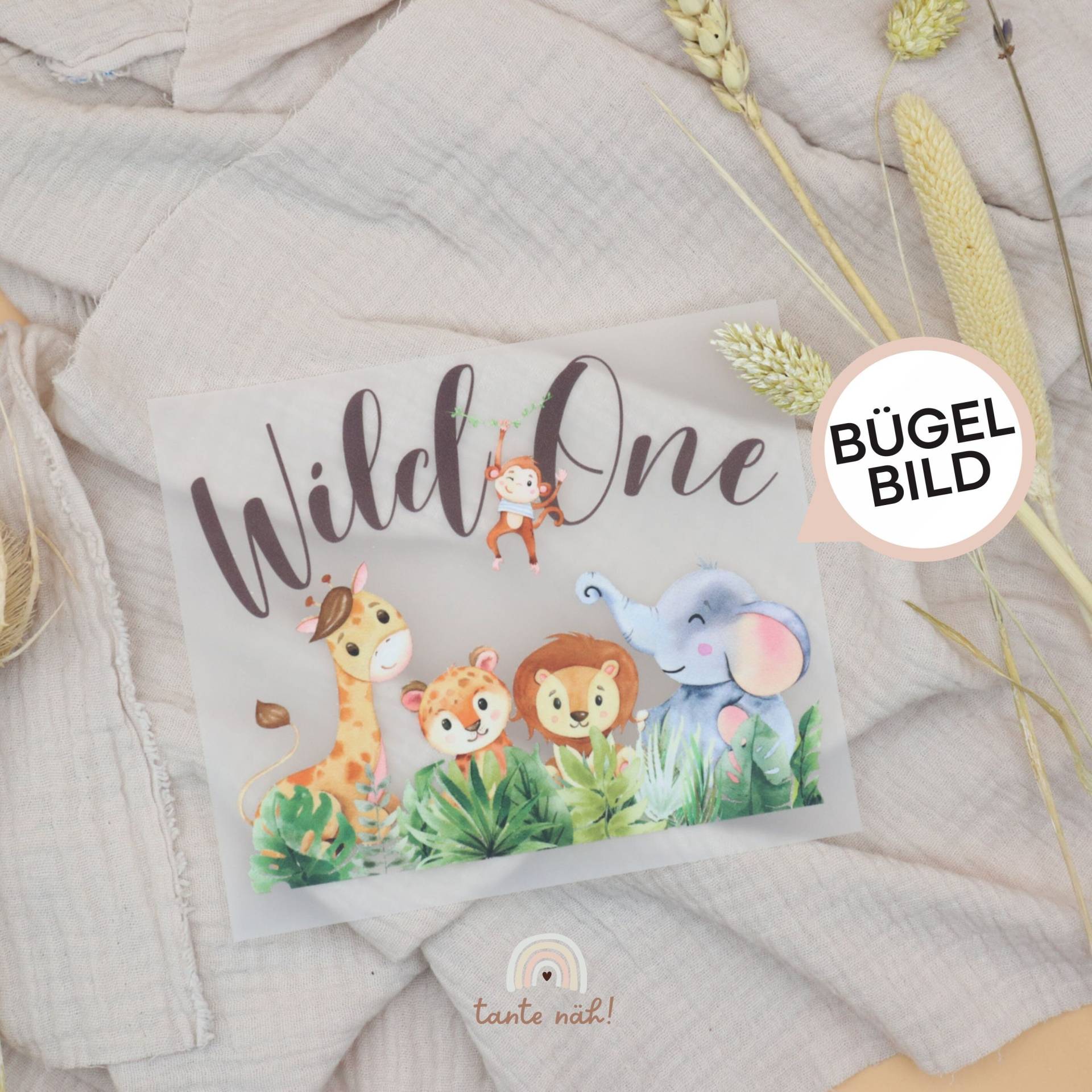 Bügelbild Geburtstag Wild One | Erster Wilde Tiere 1. Löwe, Giraffe, Elefant, Affe Bügelbild Geburtstag Wild One | Erster Wilde Tiere 1. Löwe, Giraffe, Elefant, Affe von Tantenaeh