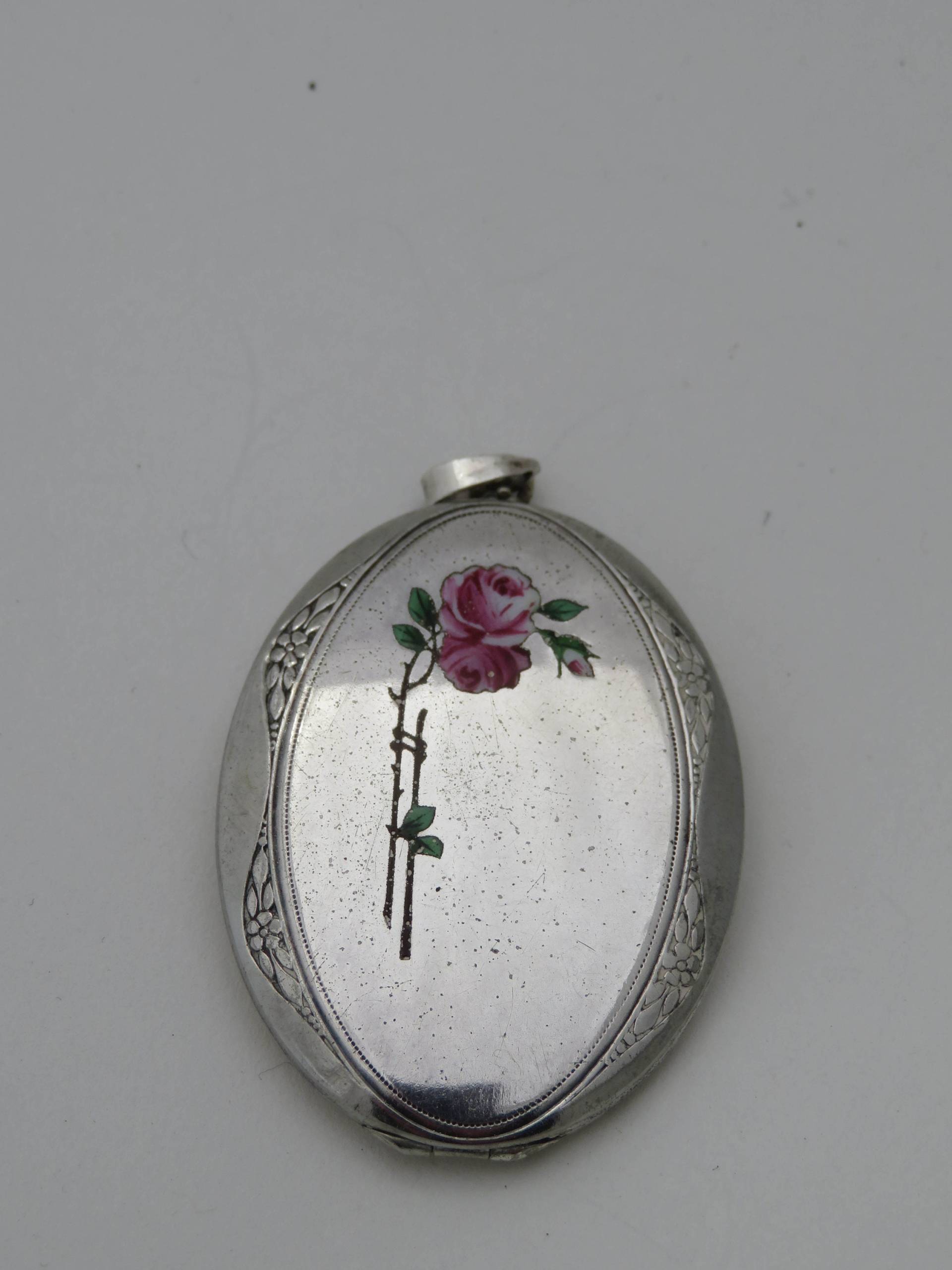 Silbermedaillon Mit Emaille Rosen Silbermedaillon Mit Emaille Rosen von TantivyStudio