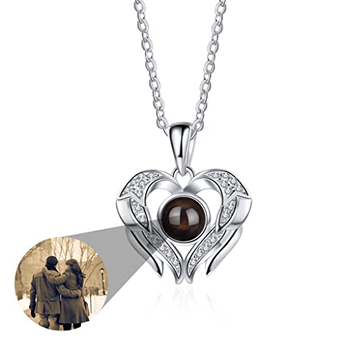 TantricBliss Personalisierte Projektion Kette mit Foto für Frauen - Benutzerdefinierte Foto Liebe Herz Projektion Anhänger Schmuck Memorial Geschenke für Frau Freundin Mutter Tochter TantricBliss Personalisierte Projektion Kette mit Foto für Frauen - Benutzerdefinierte Foto Liebe Herz Projektion Anhänger Schmuck Memorial Geschenke für Frau Freundin Mutter Tochter von TantricBliss