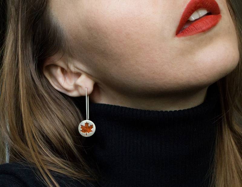 Ahornblatt Ohrringe Aus Silber Und Holz, Handgefertigter Natur Schmuck, Eco Minimalist Geschenk Für Sie, Herbst Schmuck Ahornblatt Ohrringe Aus Silber Und Holz, Handgefertigter Natur Schmuck, Eco Minimalist Geschenk Für Sie, Herbst Schmuck von TanukDolotovaJewelry