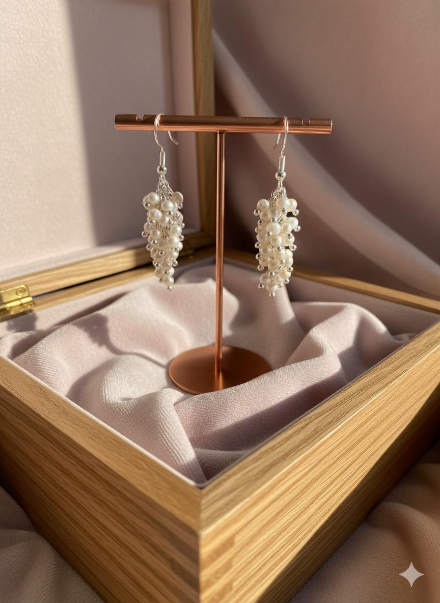 Ohrringe Aus Echten Süßwasserperlen - Handgemachter Perlenschmuck Elegante Traubenohrringe in Silber Geschenk Für Damen von TanuschkaKud