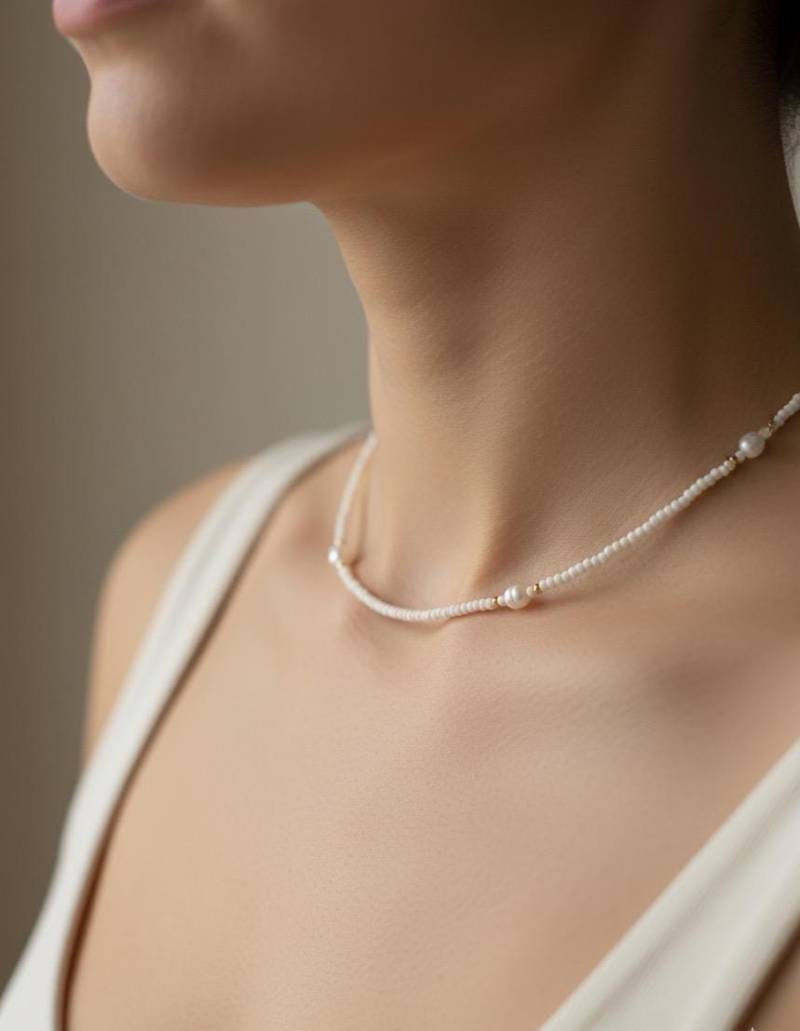 Zarte Perlenkette 2 Mm - Glasperlen + Süßwasserperlen 4-5 | Wählbar Creme, Beige, Hellblau Edelstahl Gold/Silber, Verstellbar 40-46 cm von TanuschkaKud