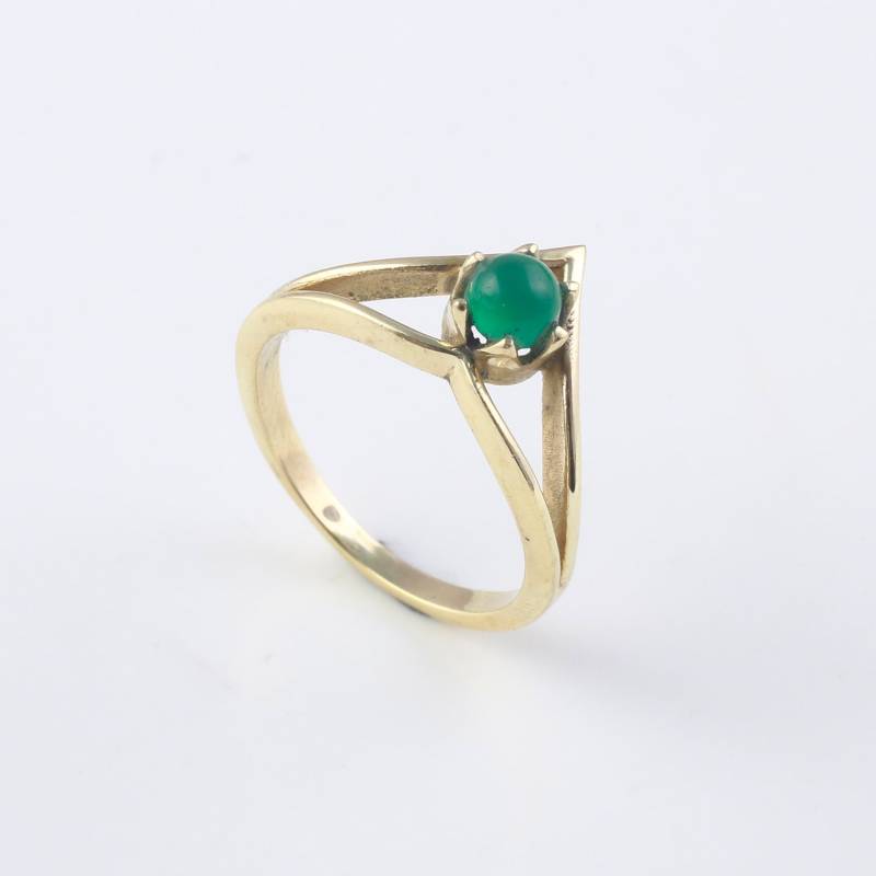 Onyx Ring, Minimalist Grüner Gold Handgemachter Zierliche Midi Daumen Ring V Form Grün Stein von Tanusilvershop
