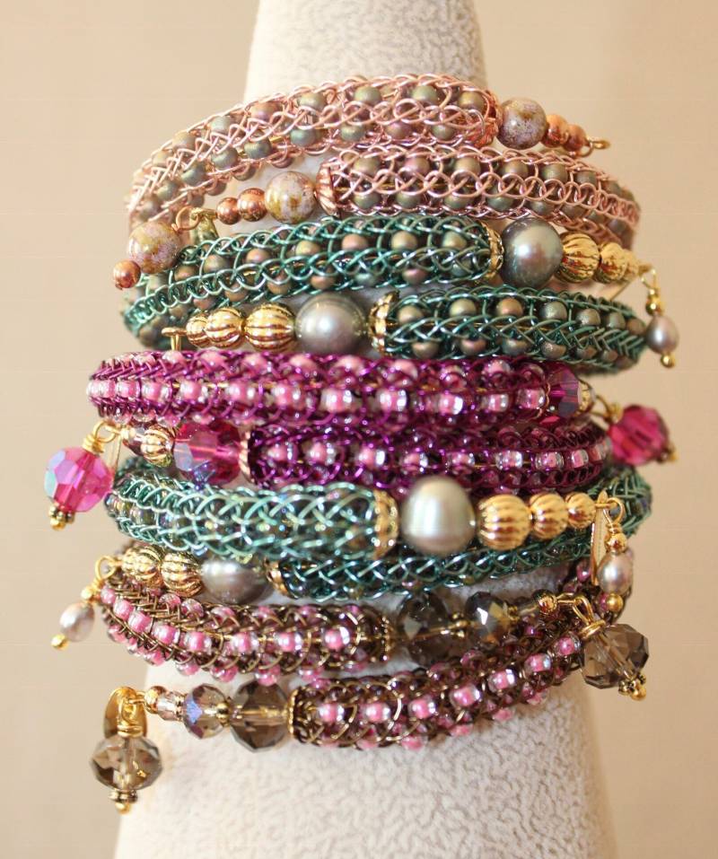 Handgemachte Bunte Kupfer Gewebte Spitze Perlen Armbänder Handgemachte Bunte Kupfer Gewebte Spitze Perlen Armbänder von TanyaKaroonJewelry