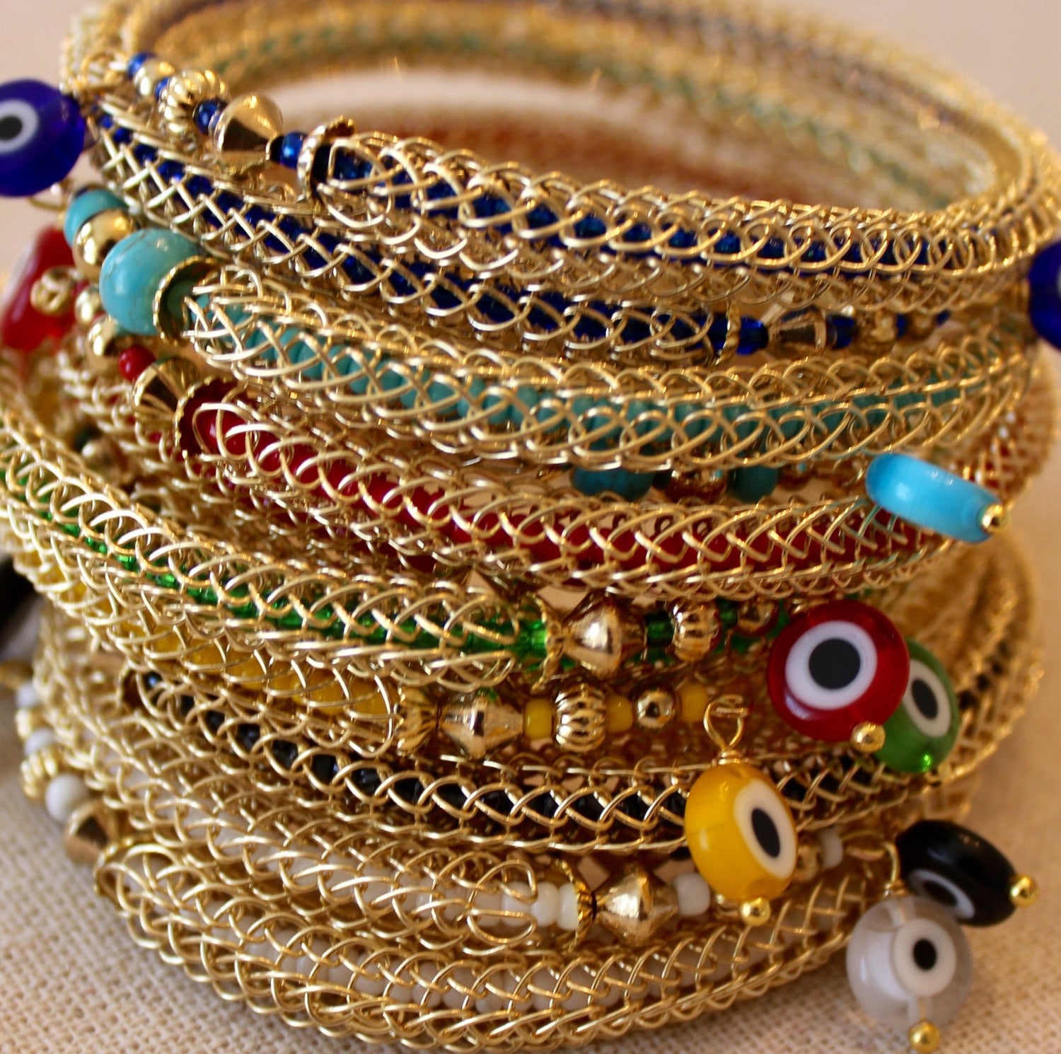 Handgemachtes Einzelgewebtes Spitzenglas Evil Eye Armband Handgemachtes Einzelgewebtes Spitzenglas Evil Eye Armband von TanyaKaroonJewelry