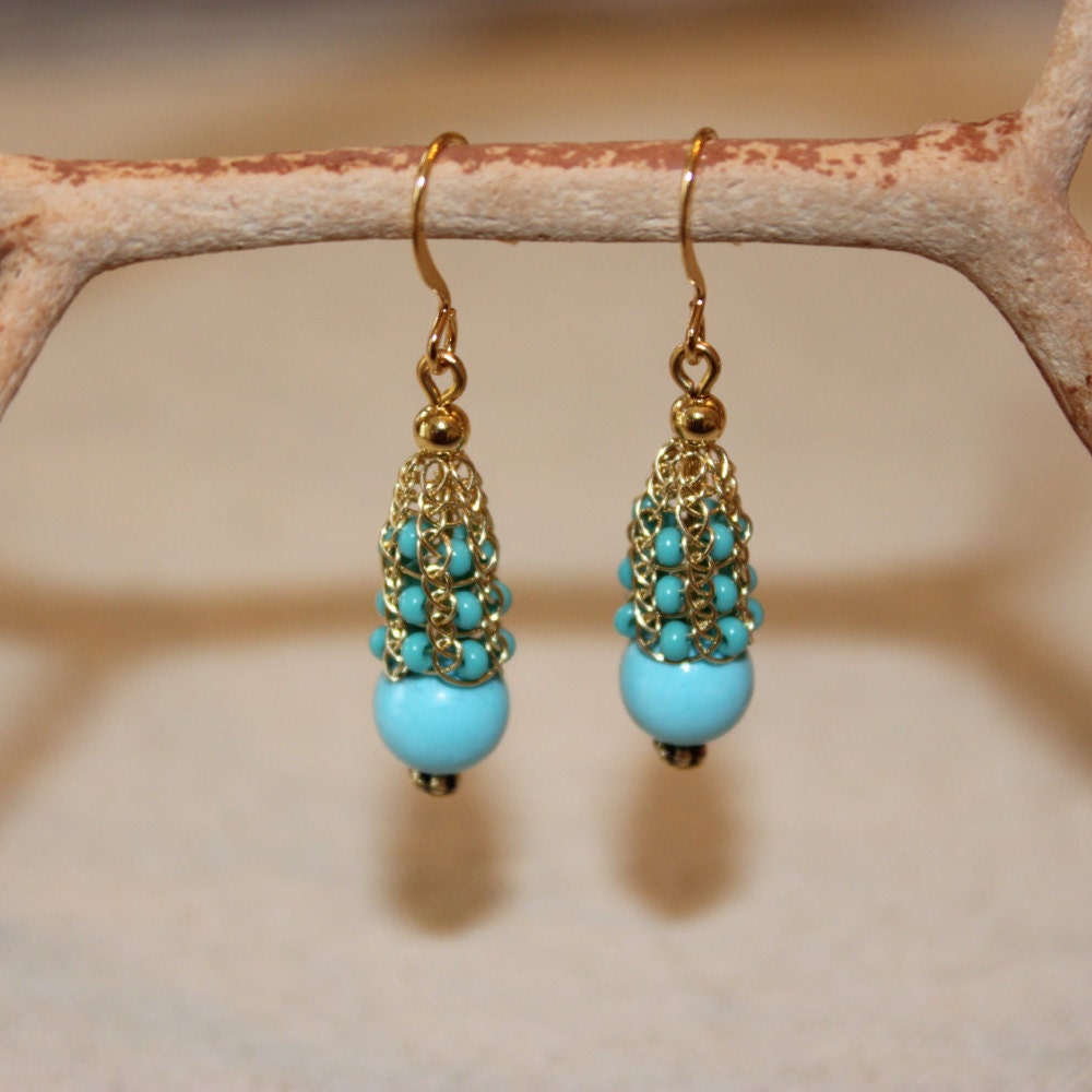 Türkis Gewebt Spitze Tropfen Ohrring Türkis Gewebt Spitze Tropfen Ohrring von TanyaKaroonJewelry