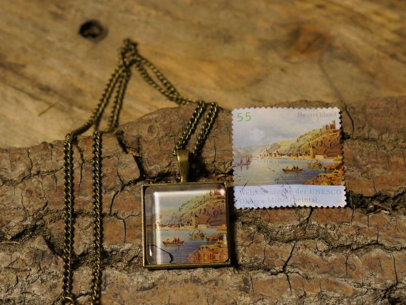 Upcycling - Amulett Aus Briefmarke -Mittelrheintal Upcycling - Amulett Aus Briefmarke -Mittelrheintal von TanzaufRuinen
