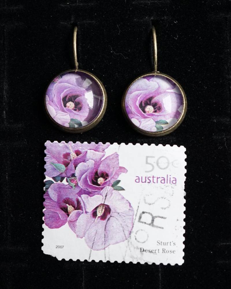 Upcycling Ohrring Aus Briefmarke Desert Rose Ohrhaken Upcycling Ohrring Aus Briefmarke Desert Rose Ohrhaken von TanzaufRuinen