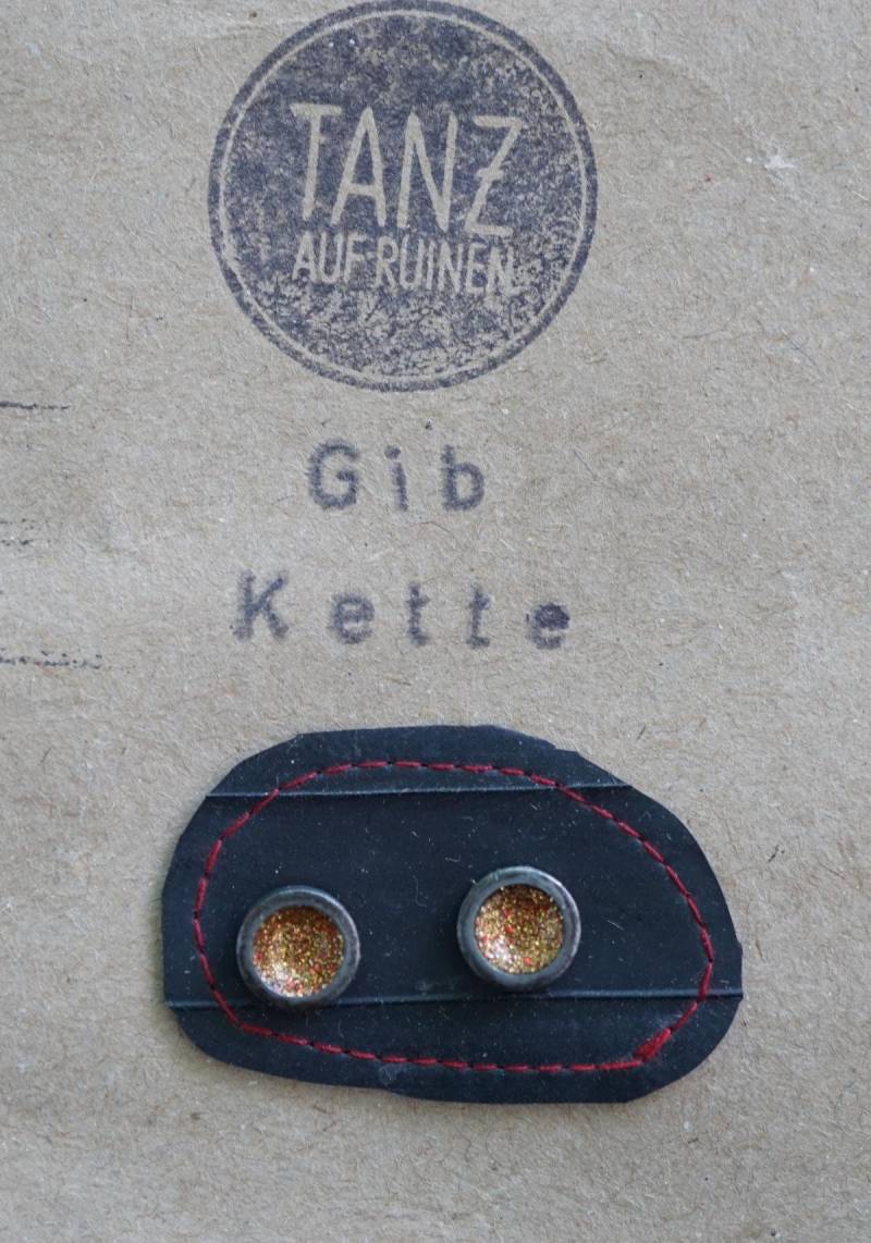 Upcycling Ohrstecker Aus Fahrradkette Und Nagellack "Gold Mit Glitzer" von TanzaufRuinen