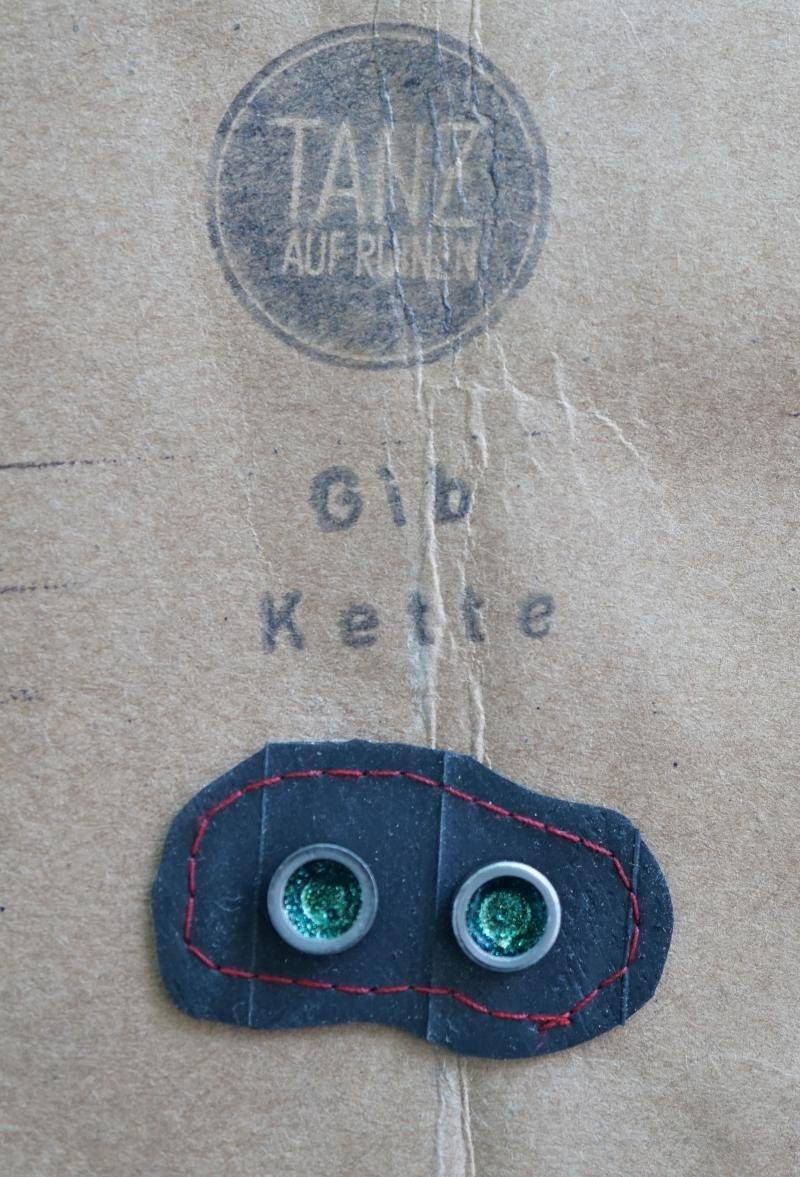 Upcycling Ohrstecker Aus Fahrradkette Und Nagellack "Grün Mit Glitzer" von TanzaufRuinen