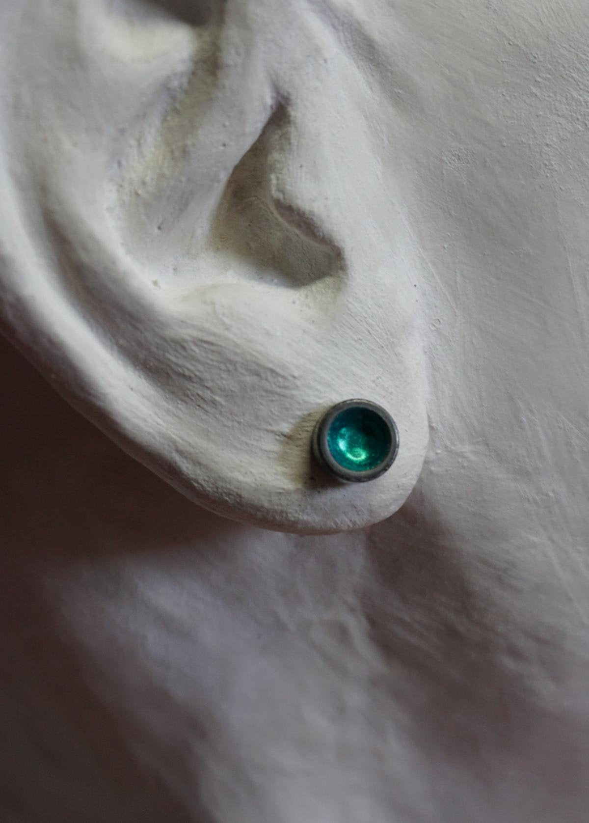 Upcycling Ohrstecker Aus Fahrradkette Und Nagellack "Smaragd" Upcycling Ohrstecker Aus Fahrradkette Und Nagellack "Smaragd" von TanzaufRuinen