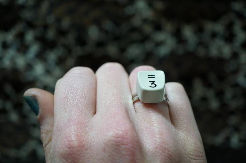 Upcycling Ring Aus Computer Tastatur Taste 3 = Schreibmaschine von TanzaufRuinen