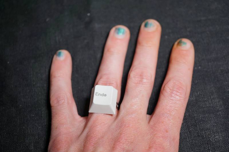 Upcycling Ring Aus Computer Tastatur Taste Ende von TanzaufRuinen