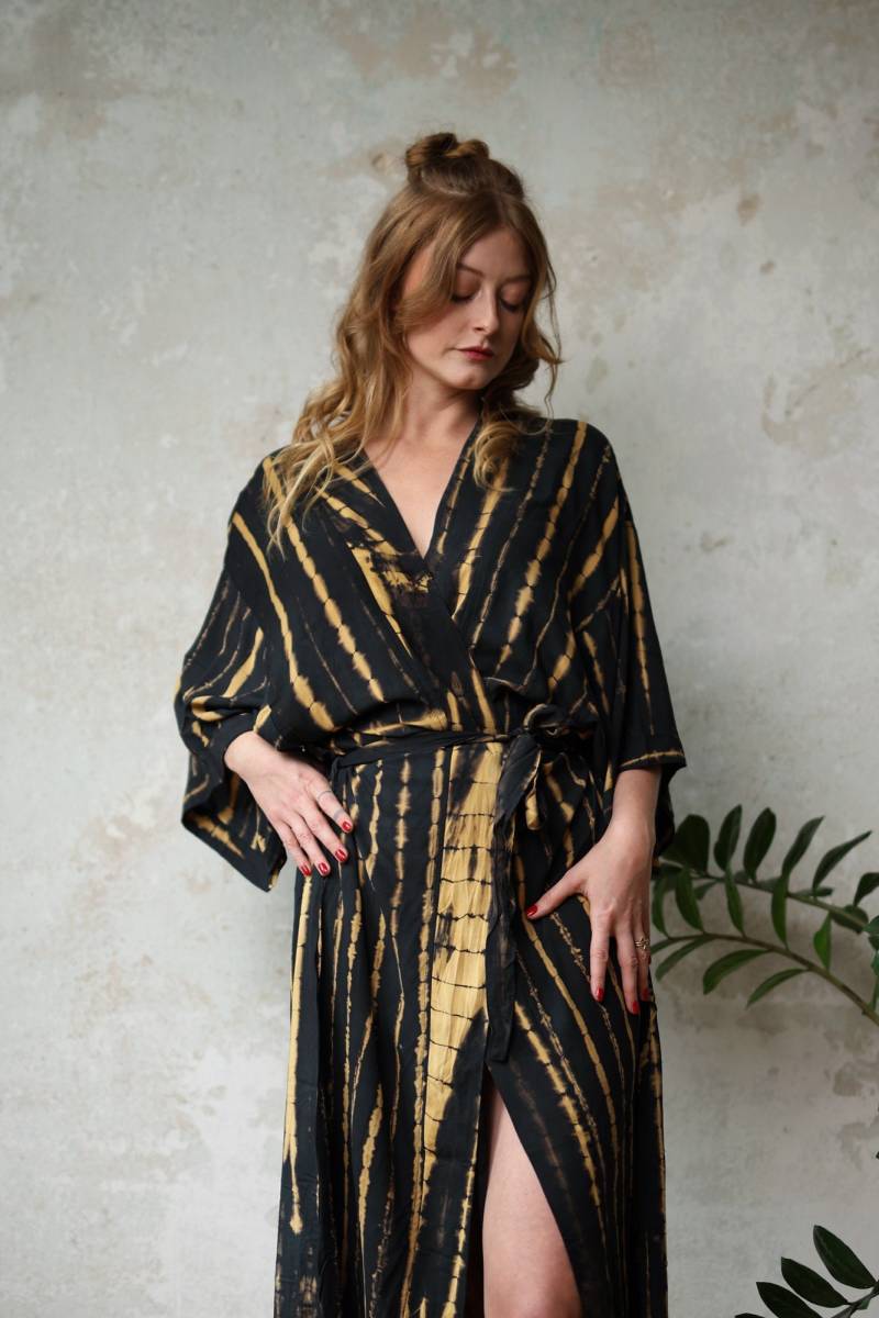 Boho-Chic Elegantes Batik Kimono-Kleid Boho Kimono Wickel Robe Festivaldress Nachhaltige Kleidung von TaobaImpuls