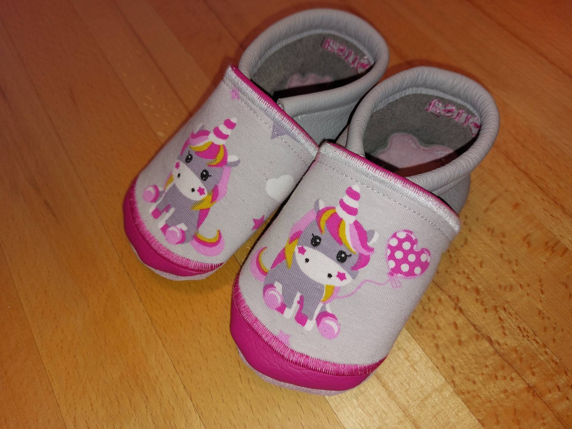Babyschuhe Mit Namen, Lederschuhe - Einhornparty Personalisierbar | Gr. 22/23 von Tapata