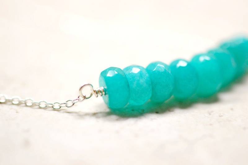 Grüne Jade Halskette, Peacock Grüner Edelstein Schmuck, Teal Grüner Stein Gem Cluster Bar Sterling Silber von TaraFloraStudio