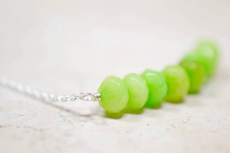 Peridot Grün Perlen Halskette, Grüner Edelstein Schmuck, Cluster Bar Sterling Silber, August Birthstone von TaraFloraStudio