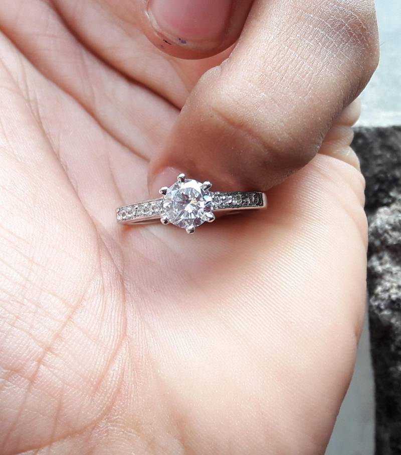 Handgefertigter 925Er Sterlingsilber-Kubikzirkonring Versprechensring von Tarageminternational