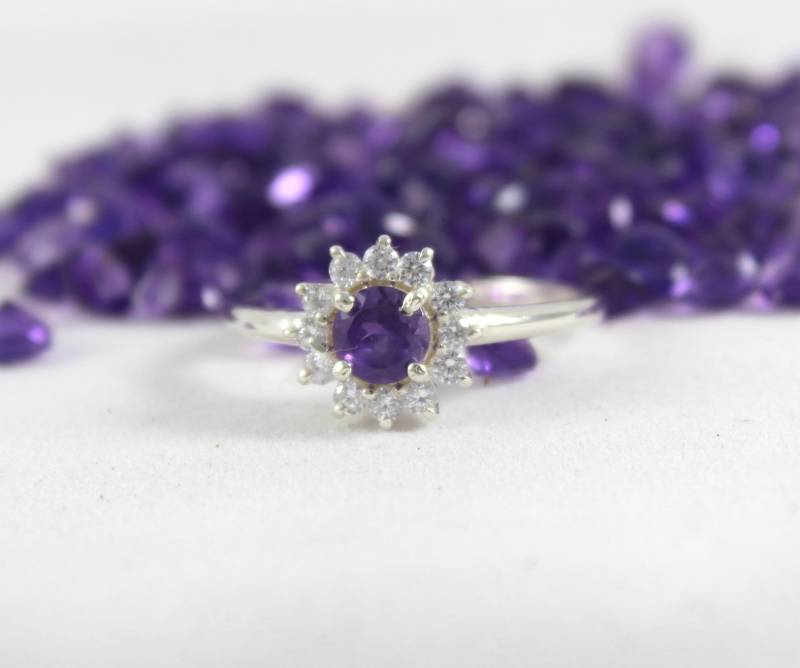 Handgemachter Amethyst-Ring 925Er Sterlingsilber, Rundschliff, Zirkonia von Tarageminternational