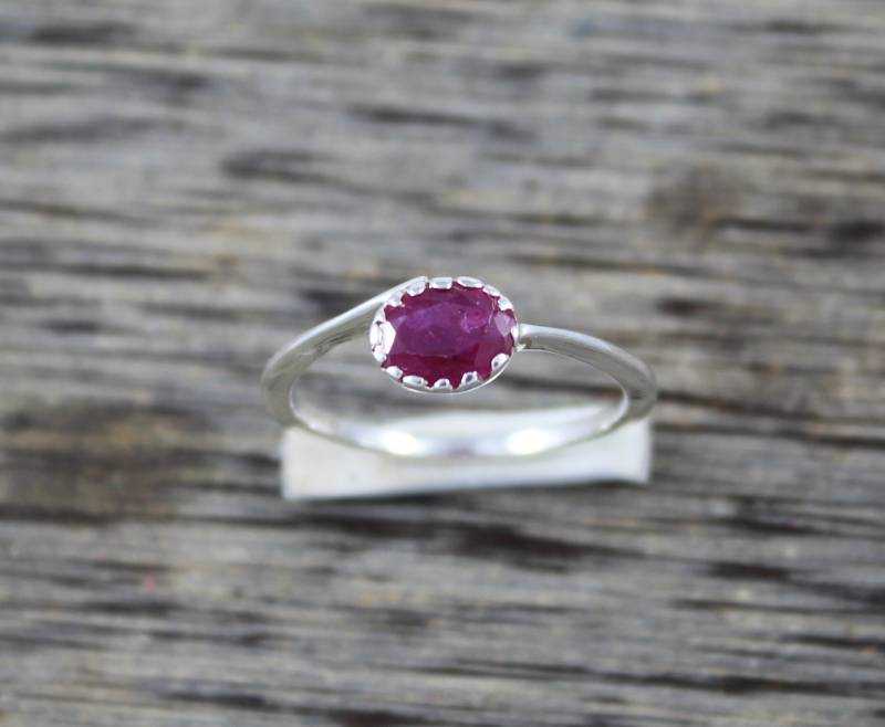 Handgemachter 925 Sterlingsilber Rubin Versprechen Ring - 13x18 Oval Cut von Tarageminternational