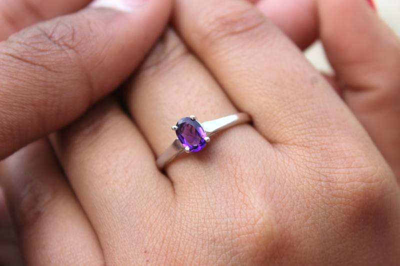 sterling Silber Amethyst Ring Handgefertigter Oval Geburtsstein Versprechensring von Tarageminternational