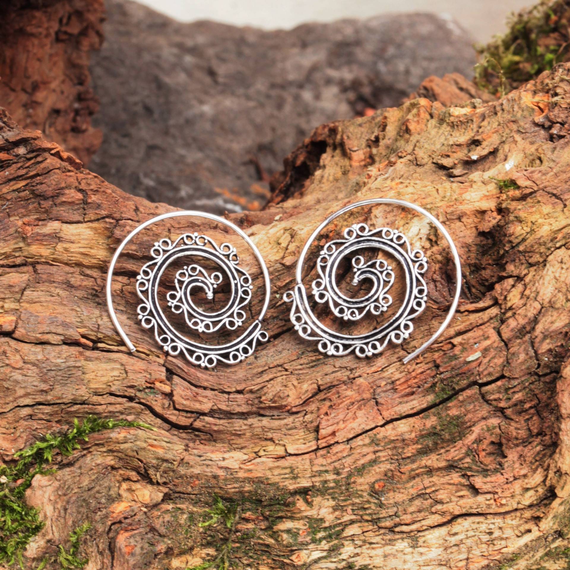 Creolen Spirale Ohrringe, Boho Hippie Style, Vintage, Handarbeit, Schönes Schmuck Geschenk Creolen Spirale Ohrringe, Boho Hippie Style, Vintage, Handarbeit, Schönes Schmuck Geschenk von TaramarShop