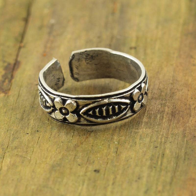 Silberne Zehring "Flowerpower von TaramarShop