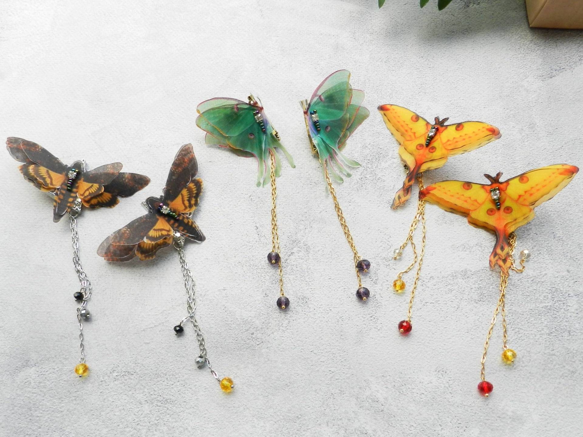 Seidenmotte Schmetterling Kragen Clip Pins Mit Ketten - Kragenbrosche Zubehör 1 Paar Seidenmotte Schmetterling Kragen Clip Pins Mit Ketten - Kragenbrosche Zubehör 1 Paar von TarnavskayaStudio