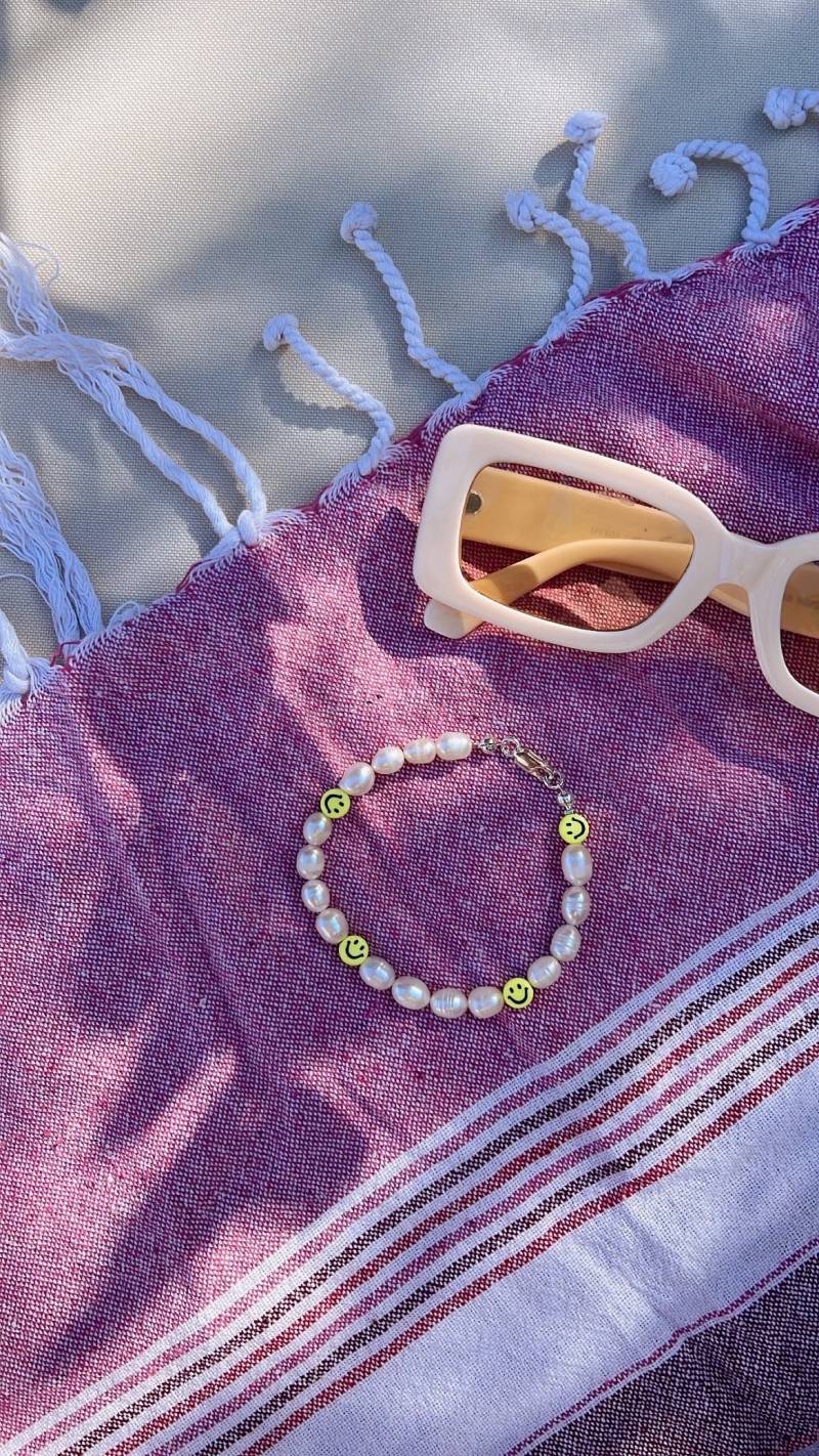 Armband , Smiles All Over'/Smilie Süßwasserperlen Fußkette von TaroLabel