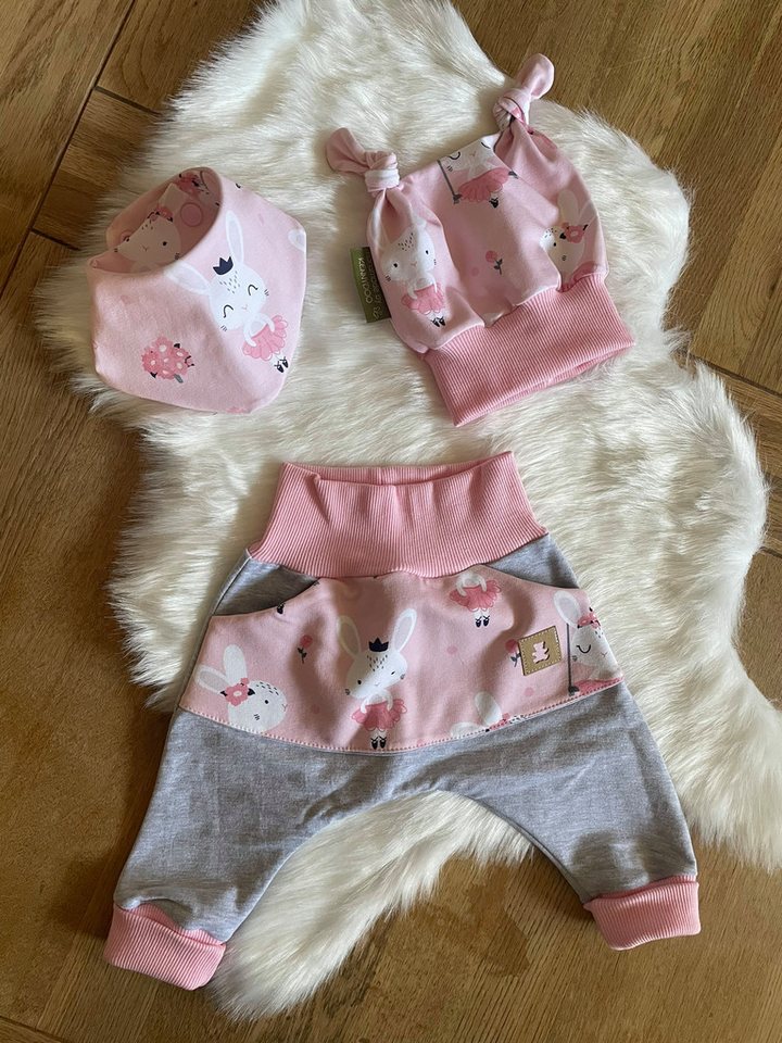 Taschen4life Erstausstattungspaket Baby Set von kennydoo (3 teilig, Pumphose, Knotenmütze, Halstuch) handmade, Hasen Motiv, mitwachsende Hose von Taschen4life